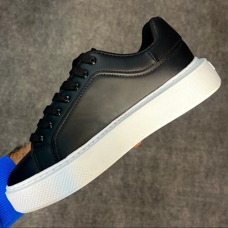 ونس برشکا سفید مشکی - بوتیک شارک